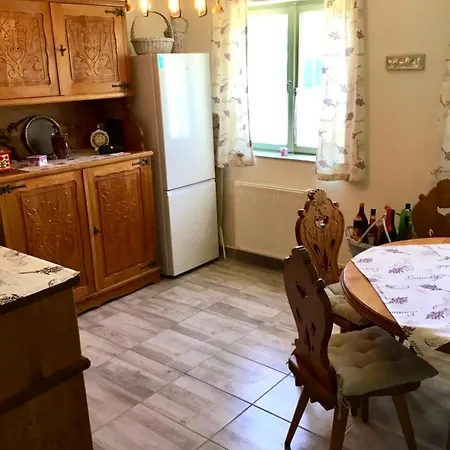 Holiday home Voeroesparti Ueduelohaz